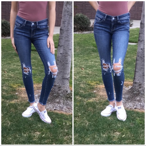 CLEARANCE-NO OFFERS‼️Rio Frayed Hem Skinny - Picture 2 of 4